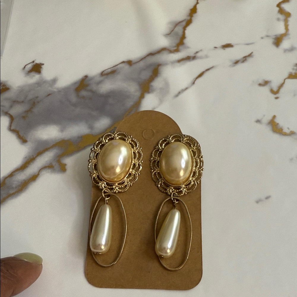 Elegant Gold and Cream Pearl Drop Earrings